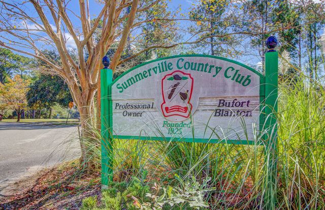 408 Country Club Boulevard, Summerville, SC 29483