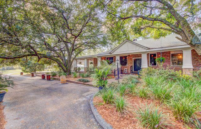 408 Country Club Boulevard, Summerville, SC 29483