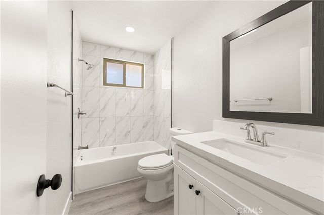 1722 Mitchell 36, Tustin, CA 92780