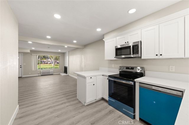 1722 Mitchell 36, Tustin, CA 92780