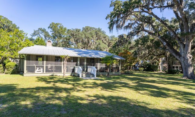 7 Blake Lane, Seabrook, SC 29940