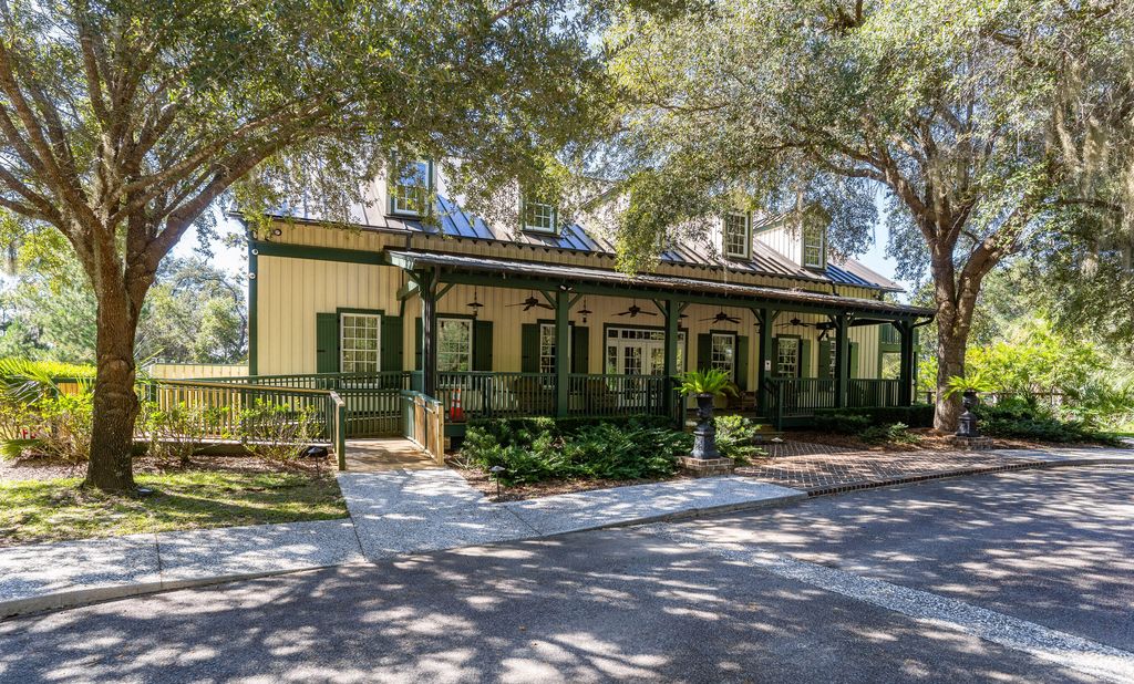 Image 12 of property listing at 7 Blake Lane, Seabrook, SC 29940