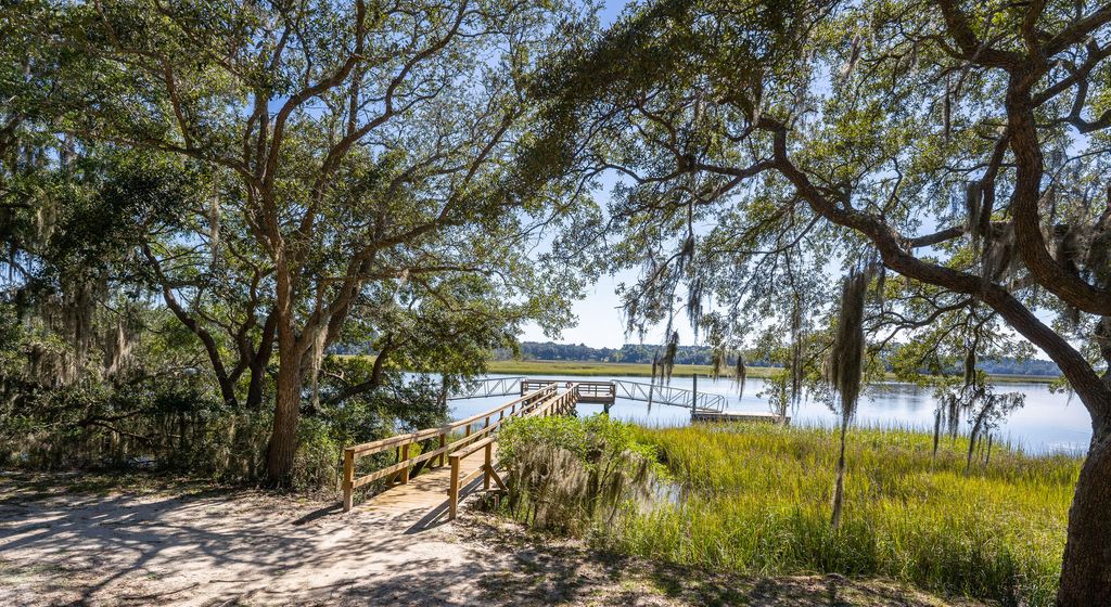 Image 15 of property listing at 7 Blake Lane, Seabrook, SC 29940