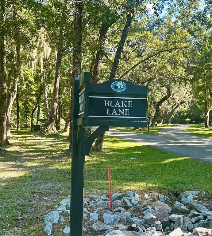 Image 3 of property listing at 7 Blake Lane, Seabrook, SC 29940
