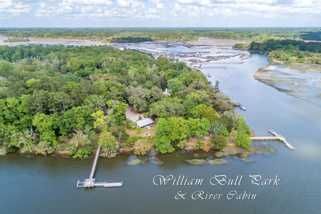Image 6 of property listing at 7 Blake Lane, Seabrook, SC 29940