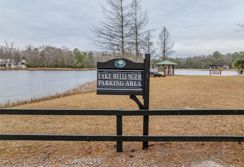 Image 7 of property listing at 7 Blake Lane, Seabrook, SC 29940