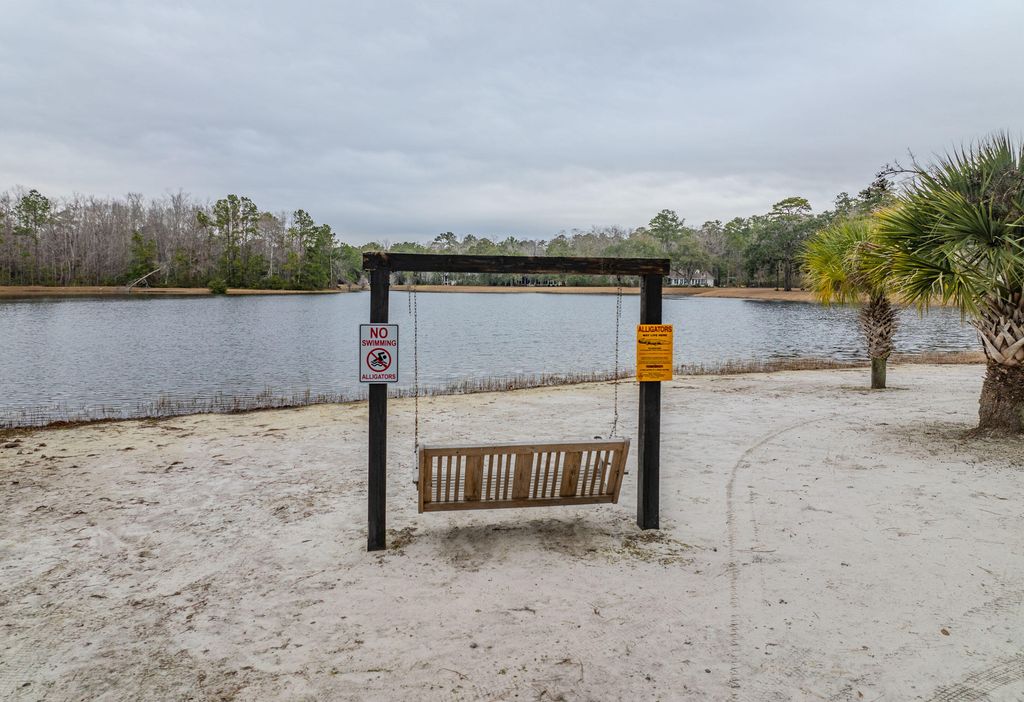 Image 9 of property listing at 7 Blake Lane, Seabrook, SC 29940