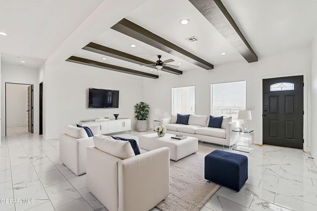 1373 GOBI DESERT Drive, Chaparral, NM 88081