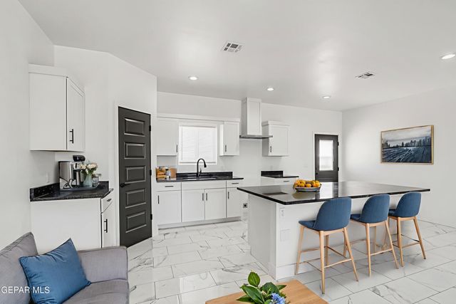 1373 GOBI DESERT Drive, Chaparral, NM 88081