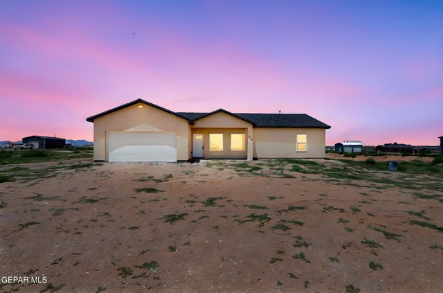 1373 GOBI DESERT Drive, Chaparral, NM 88081