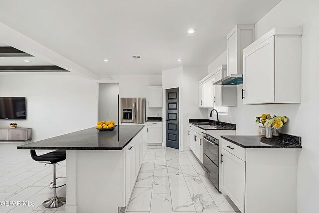 1373 GOBI DESERT Drive, Chaparral, NM 88081