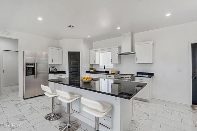 1373 GOBI DESERT Drive, Chaparral, NM 88081