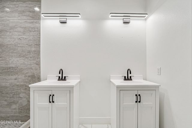 1373 GOBI DESERT Drive, Chaparral, NM 88081