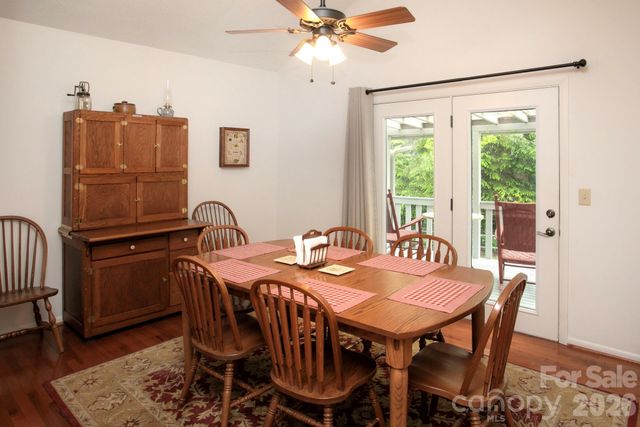 104 Richards Drive, Hendersonville, NC 28792