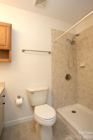 104 Richards Drive, Hendersonville, NC 28792