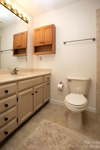 104 Richards Drive, Hendersonville, NC 28792