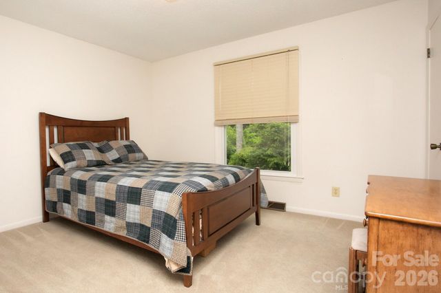 104 Richards Drive, Hendersonville, NC 28792