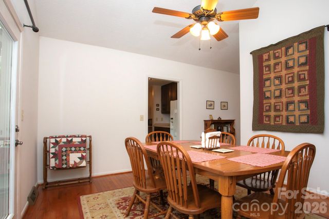 104 Richards Drive, Hendersonville, NC 28792