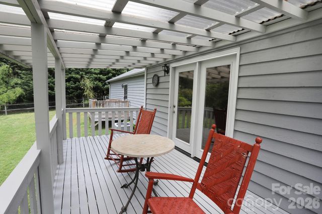 104 Richards Drive, Hendersonville, NC 28792