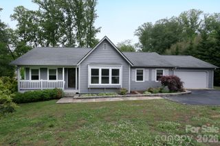 104 Richards Drive, Hendersonville, NC 28792