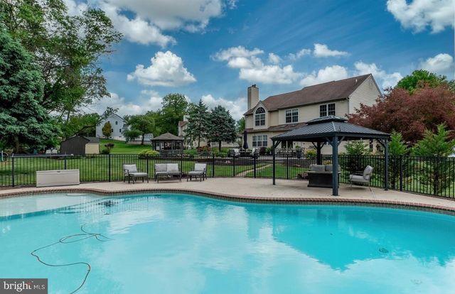 53 GREEN BRIAR DR, Phoenixville, PA 19460