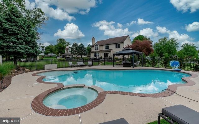 53 GREEN BRIAR DR, Phoenixville, PA 19460