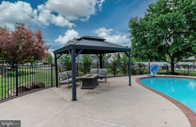53 GREEN BRIAR DR, Phoenixville, PA 19460