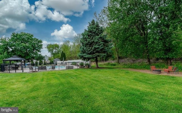 53 GREEN BRIAR DR, Phoenixville, PA 19460