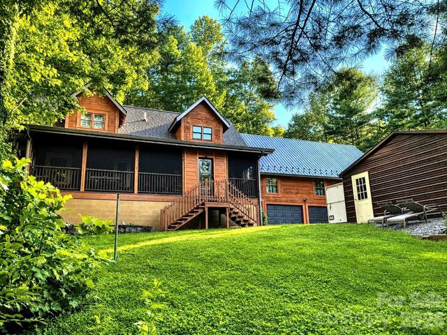 153 Montgomery Place Lane, Zirconia, NC 28790