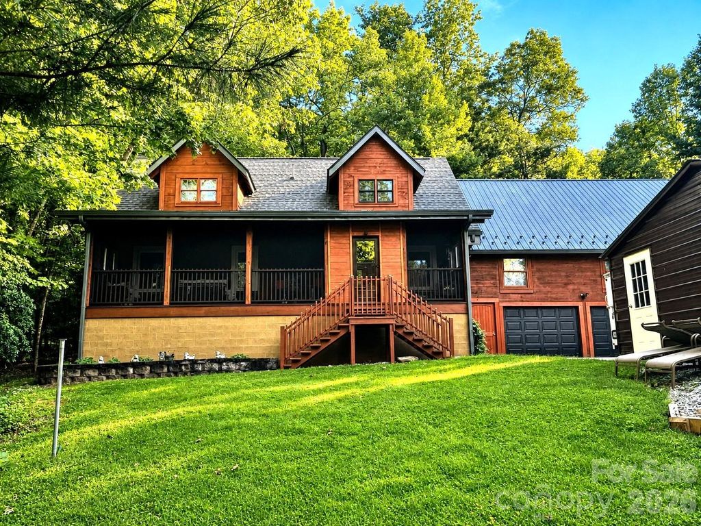 153 Montgomery Place Lane, Zirconia, NC 28790
