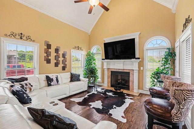 4147 Ironwood Dr, Greenbrier, TN 37073
