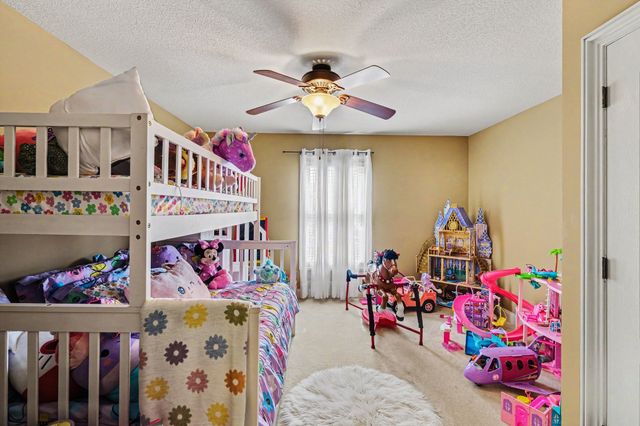 4147 Ironwood Dr, Greenbrier, TN 37073