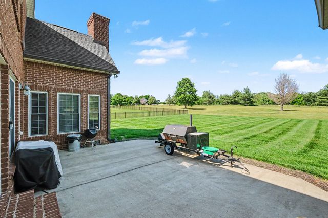 4147 Ironwood Dr, Greenbrier, TN 37073
