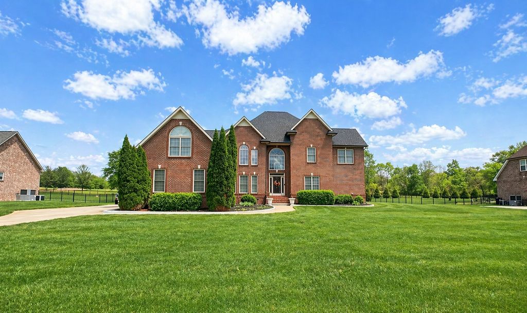 4147 Ironwood Dr, Greenbrier, TN 37073