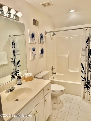 12016 Parkland Ct, Middeltown, KY 40243