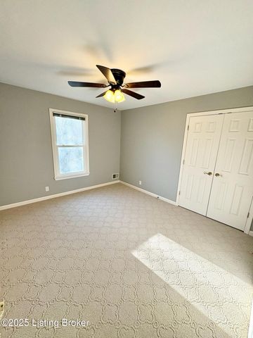 12016 Parkland Ct, Middeltown, KY 40243