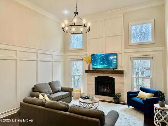 12016 Parkland Ct, Middeltown, KY 40243