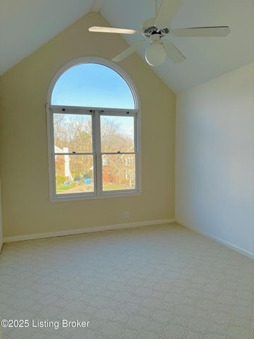 12016 Parkland Ct, Middeltown, KY 40243