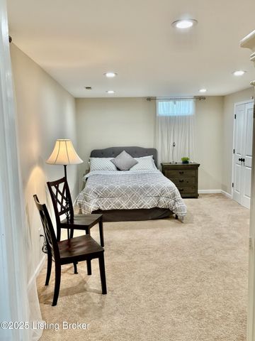 12016 Parkland Ct, Middeltown, KY 40243