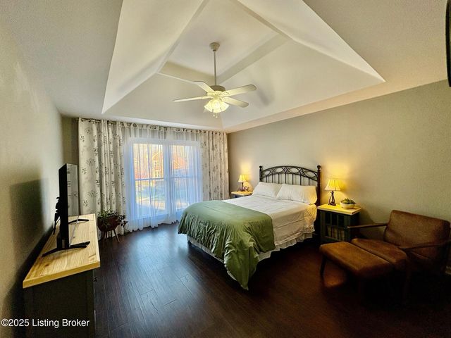 12016 Parkland Ct, Middeltown, KY 40243