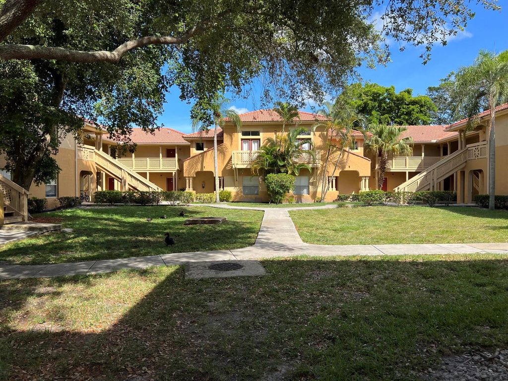 4751 Via Palm Lakes 416, West Palm Beach, FL 33417