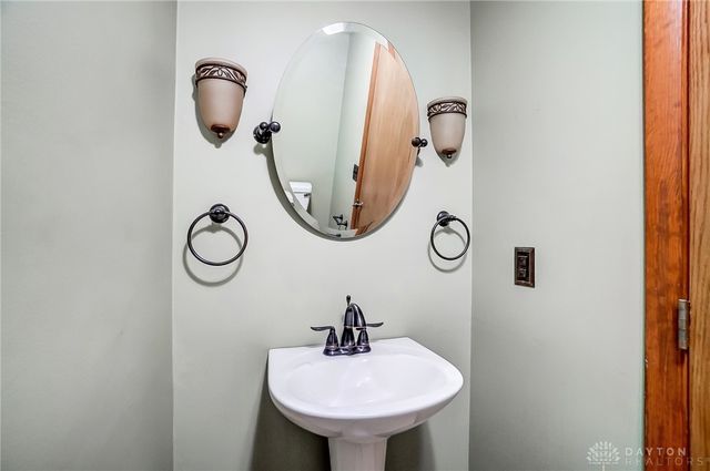 5018 Alpine Rose Court, Dayton, OH 45458