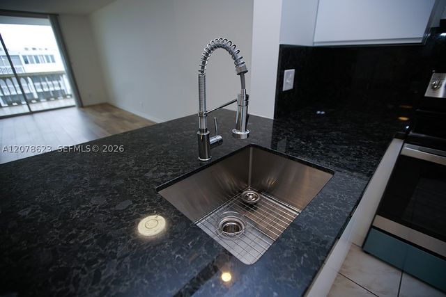 300 NE 12th Ave 703, Hallandale Beach, FL 33009