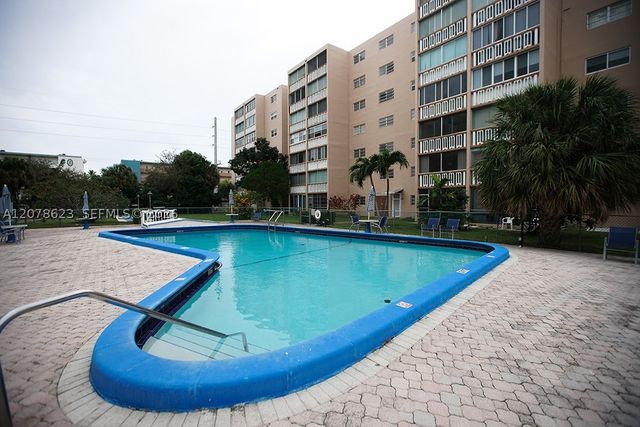 300 NE 12th Ave 703, Hallandale Beach, FL 33009