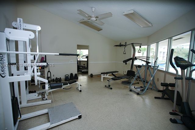 300 NE 12th Ave 703, Hallandale Beach, FL 33009