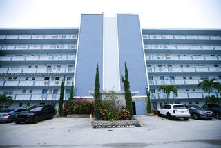 300 NE 12th Ave 703, Hallandale Beach, FL 33009
