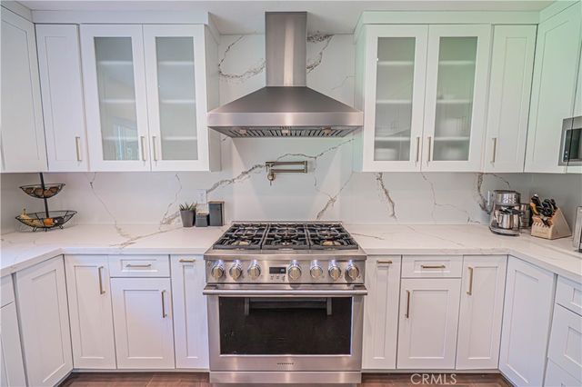 23340 Cedartown, Newhall, CA 91321