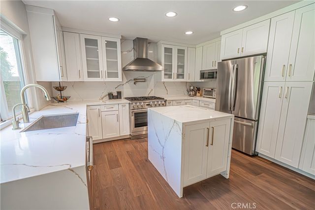 23340 Cedartown, Newhall, CA 91321
