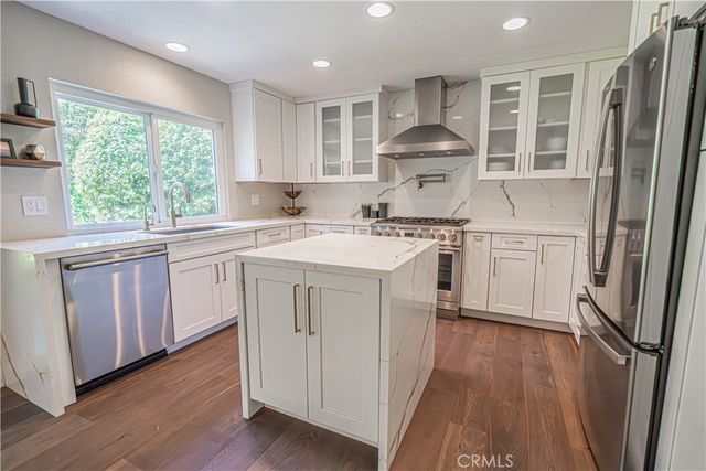 23340 Cedartown, Newhall, CA 91321