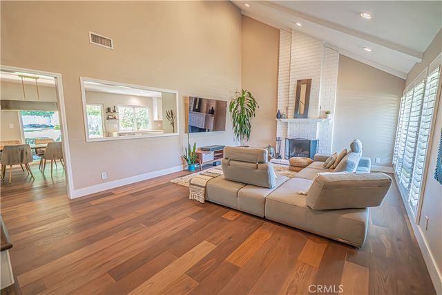 23340 Cedartown, Newhall, CA 91321